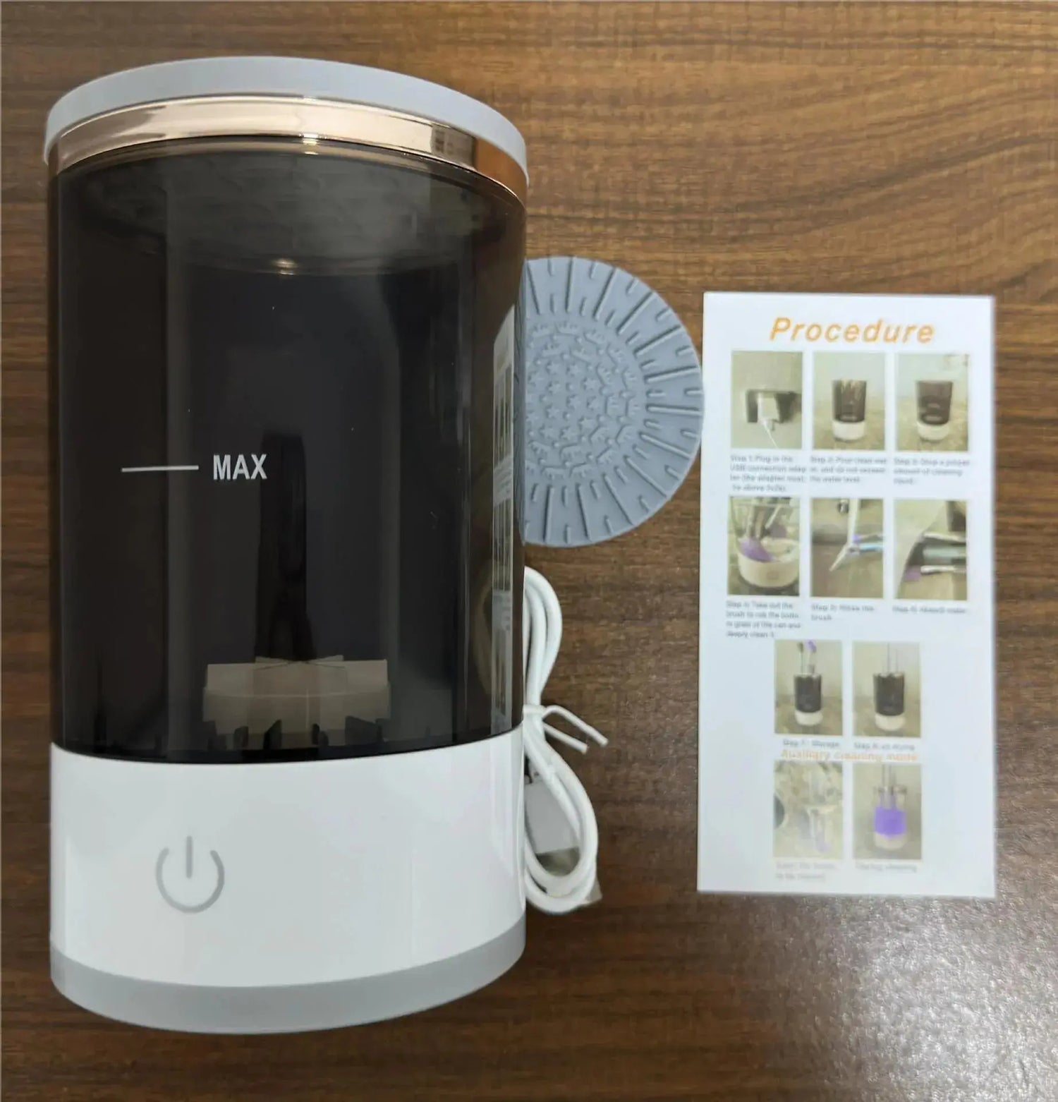 Makeup Brush Cleaner - LUXURY CLOTHESLuxe & ClothingMakeup Brush Cleaner Luxe & Clothing